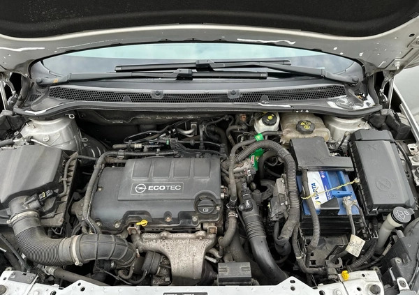 Opel Astra cena 27500 przebieg: 113000, rok produkcji 2010 z Zabrze małe 211